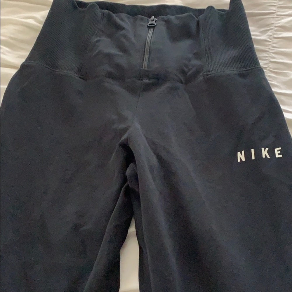 Black leggings